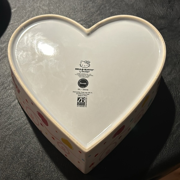 Hello Kitty Valentines heart bowl - Picture 6 of 6